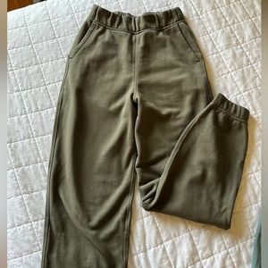 Lululemon Women’s Sweatpants